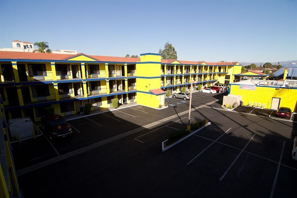 Anaheim Carriage Inn Екстер'єр фото